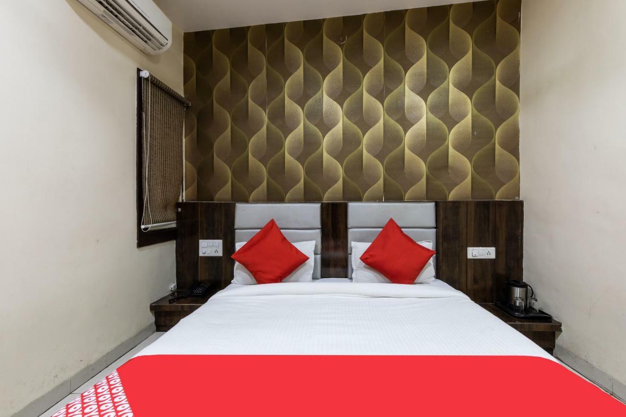 Oyo 41898 Balaji Palace Ratlam Exterior photo