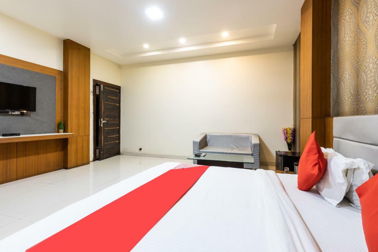Oyo 41898 Balaji Palace Ratlam Exterior photo